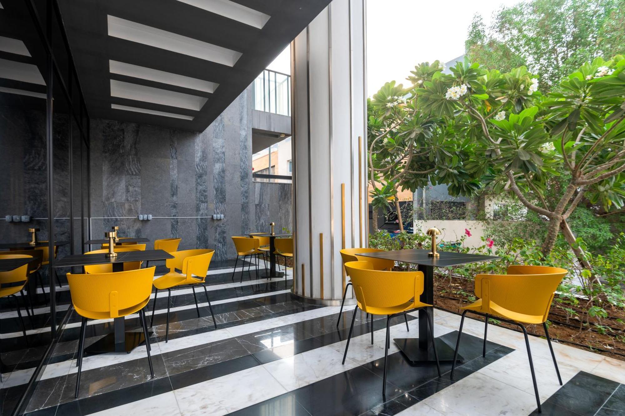Aparthotel Izzzi Life Mint Dubaj Exteriér fotografie